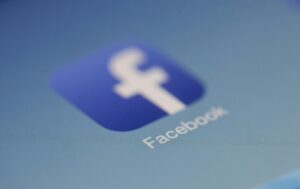 Why More Americans Are Deleting Facebook — And What They’re Using Instead in 2025